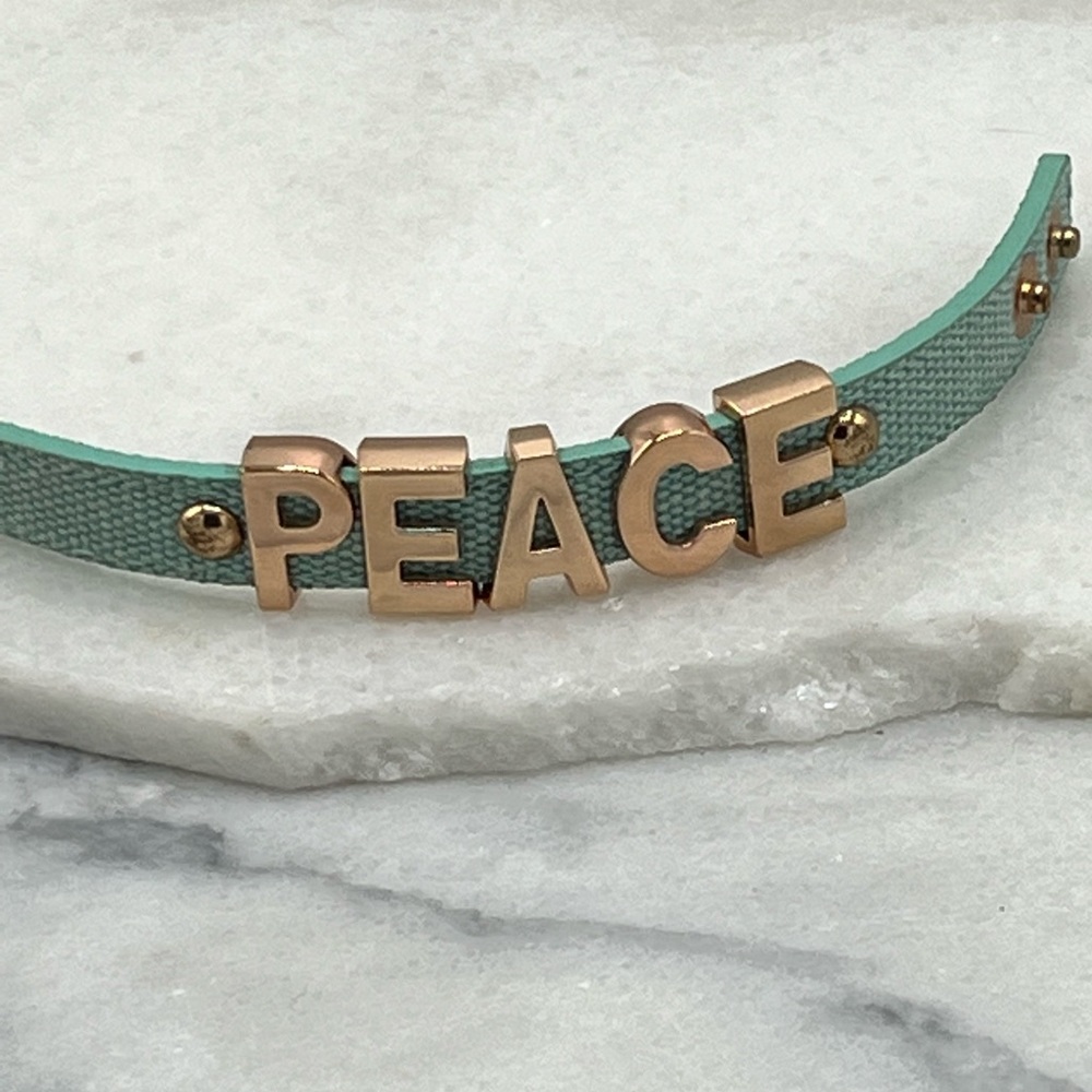 ✔️NWT BCBgeneration “Peace” Text Bracelet